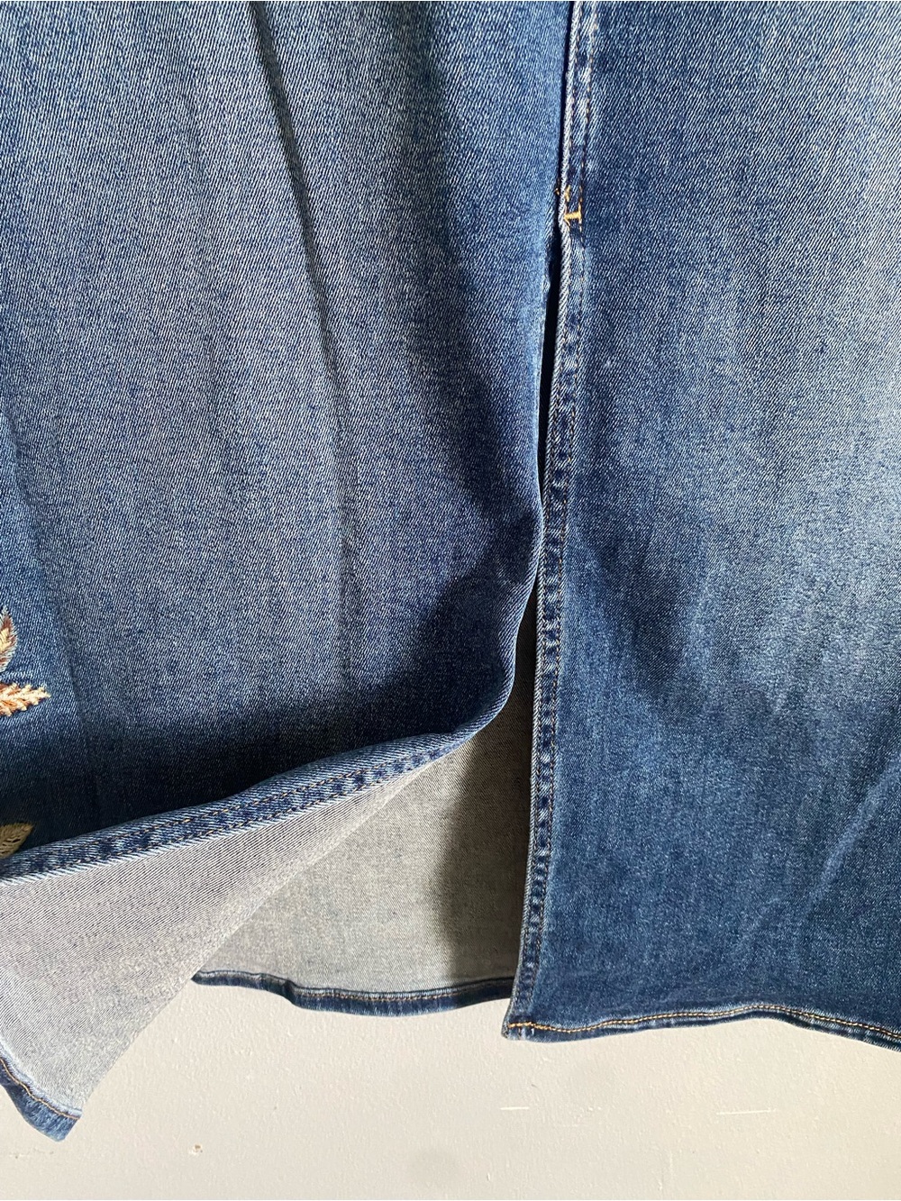 Driftwood Floral Embroidered Denim Skirt Size 12 Western Cowgirl Coastal Cottage - Picture 9 of 9